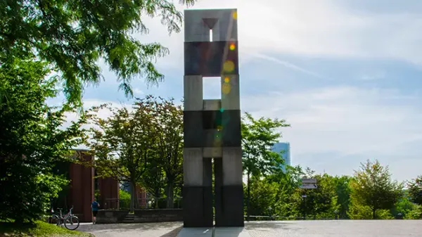Stadtführung Kölner Altstadt - Heinrich-Böll-Platz am Museum Ludwig